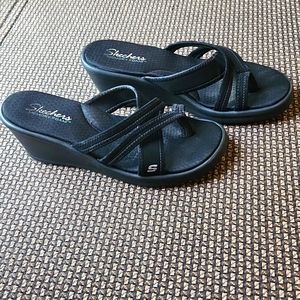 Skechers, Black Memory Foam Wedge Thong Sandals, Size 10